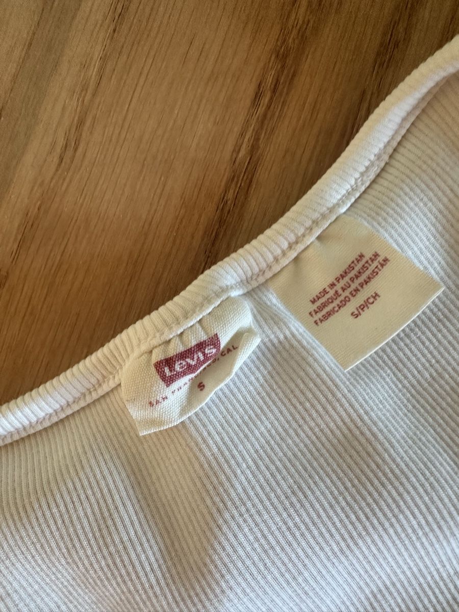 Levi's T-shirt: Levi's Langarmshirt – Usato da Küssnacht am Rigi venduto da annine.l. 2