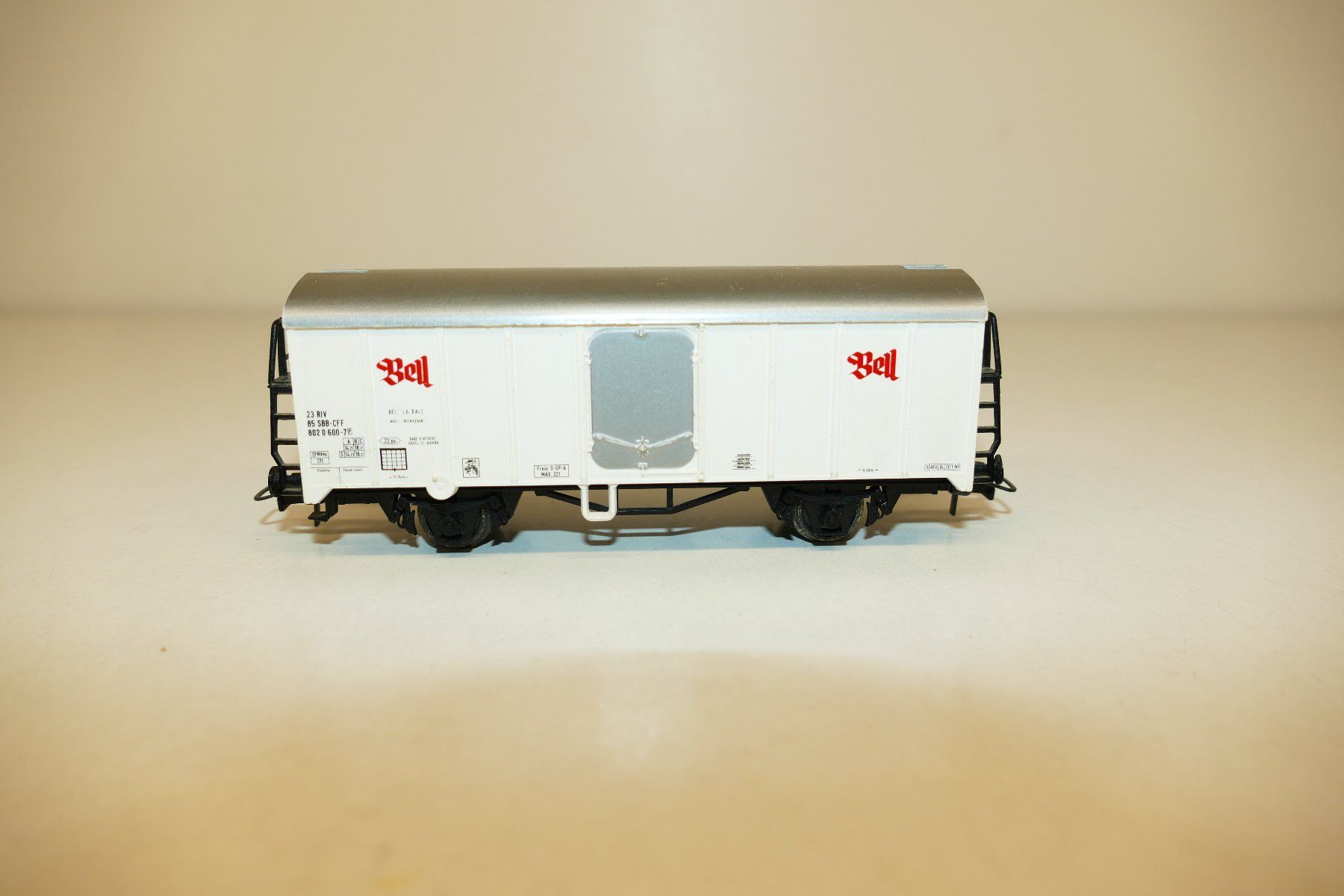 Liliput Modelleisenbahnen: Liliput H0: SBB Kühlwagen Bell – Gebraucht aus Niederhasli von rail-duerst