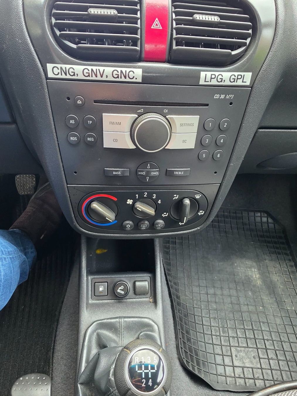 Opel Autos: Opel Combo 1.6 CNG – Gebraucht aus Biberist von Milang 9