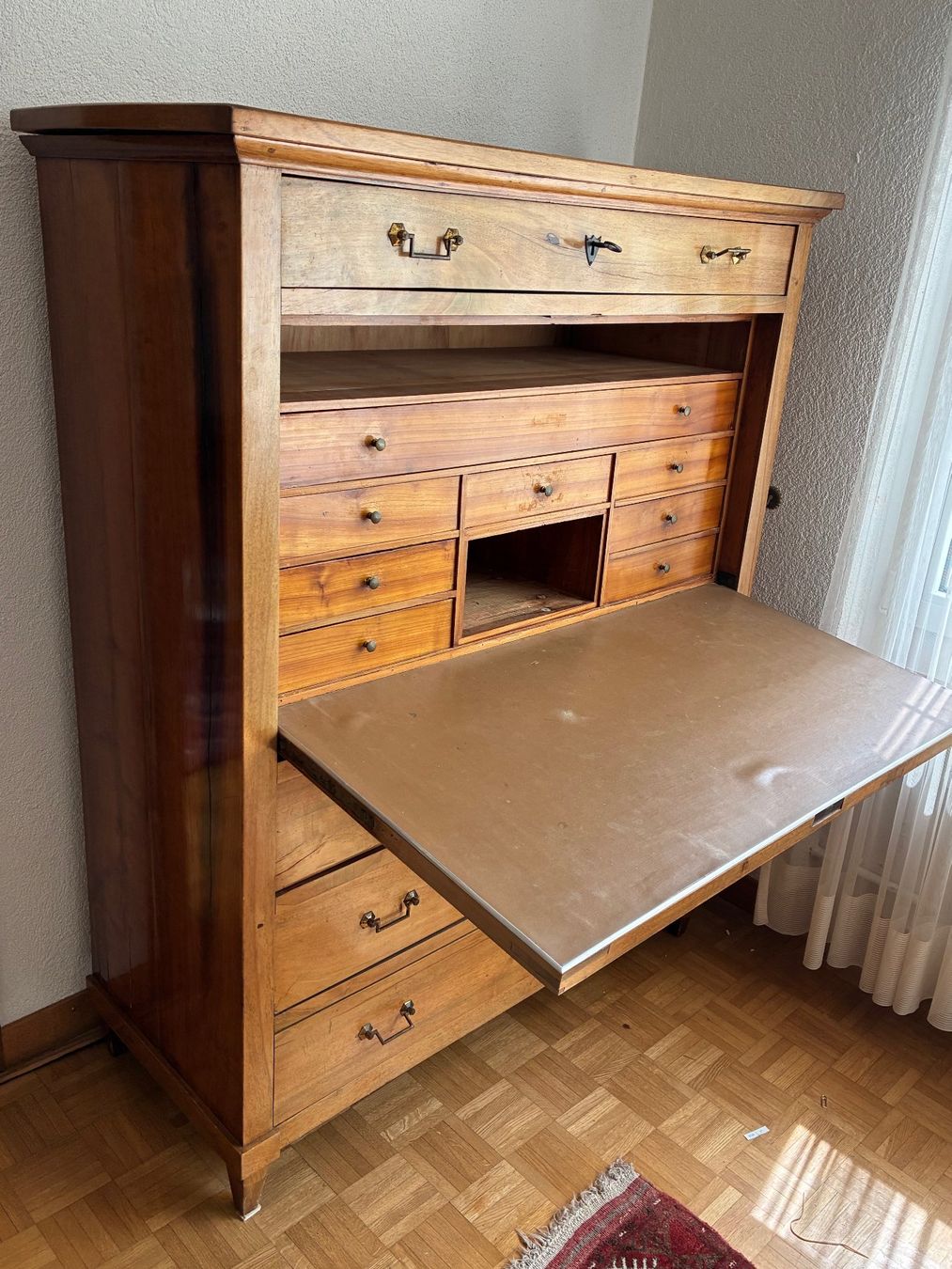 Scrivanie: Antiker Sekretär, Biedermeier – Usato da Gümligen venduto da Roe22 2