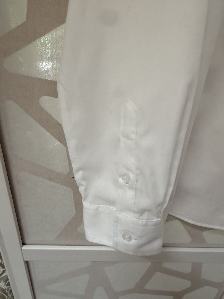 Chemisiers: Great new White cotton blouse. S – Neuf (Voir description) à Grund b. Gstaad par PlageNeigeplus 2