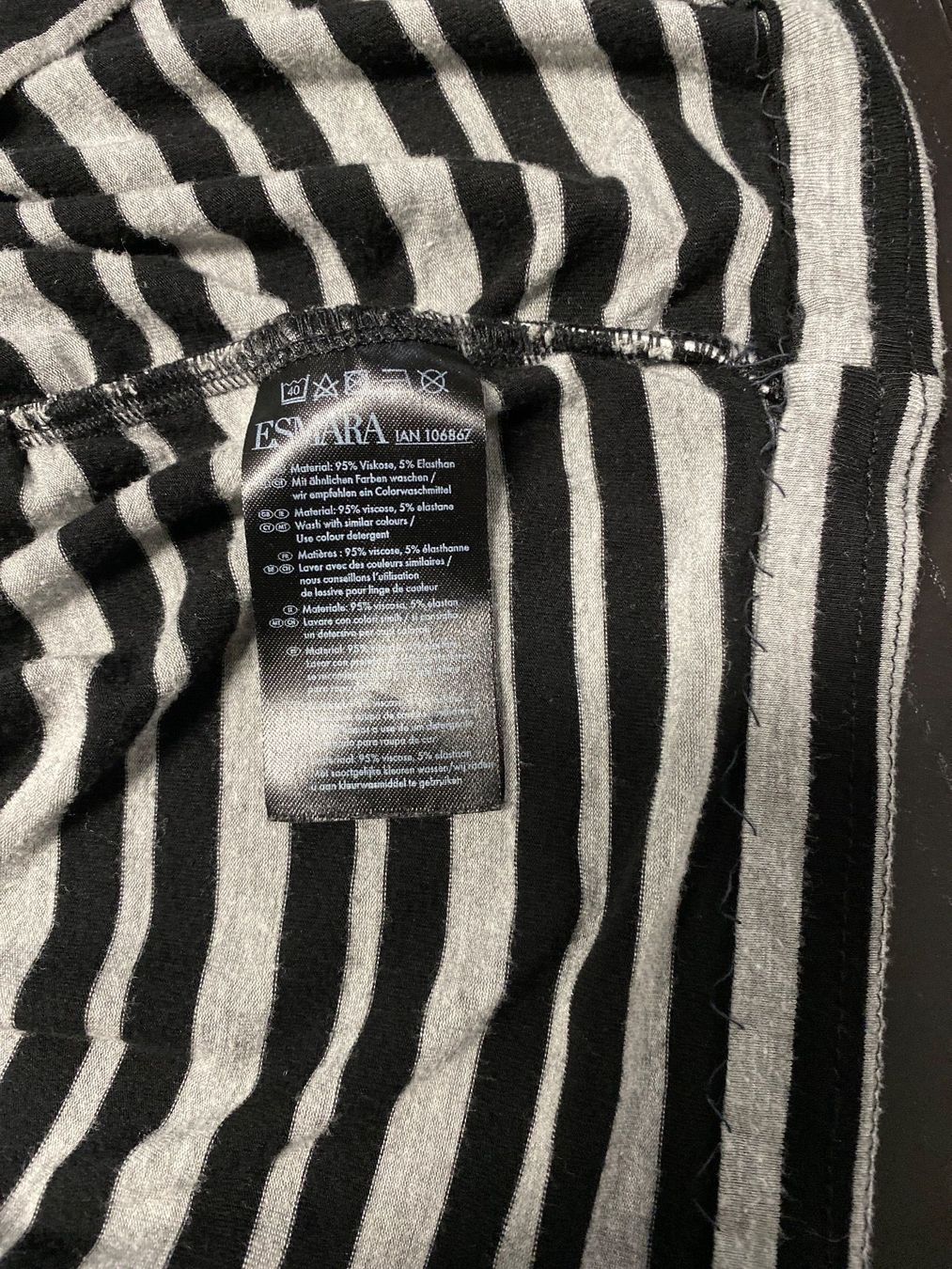 Kleider: Kleid Gr. 40/42, schwarz grau gestreift – Gebraucht aus Biel-Benken BL von PANORMUS 2