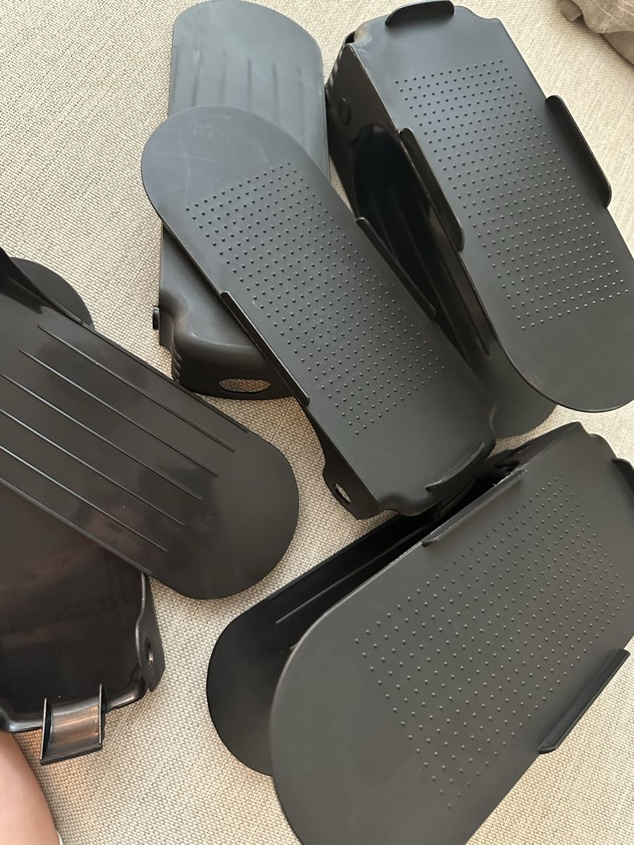 Étagères: 4x Shoe Rack Organizer Black Plastic Adjustable Height – Neuf (Voir description) à Zürich par car_68nt