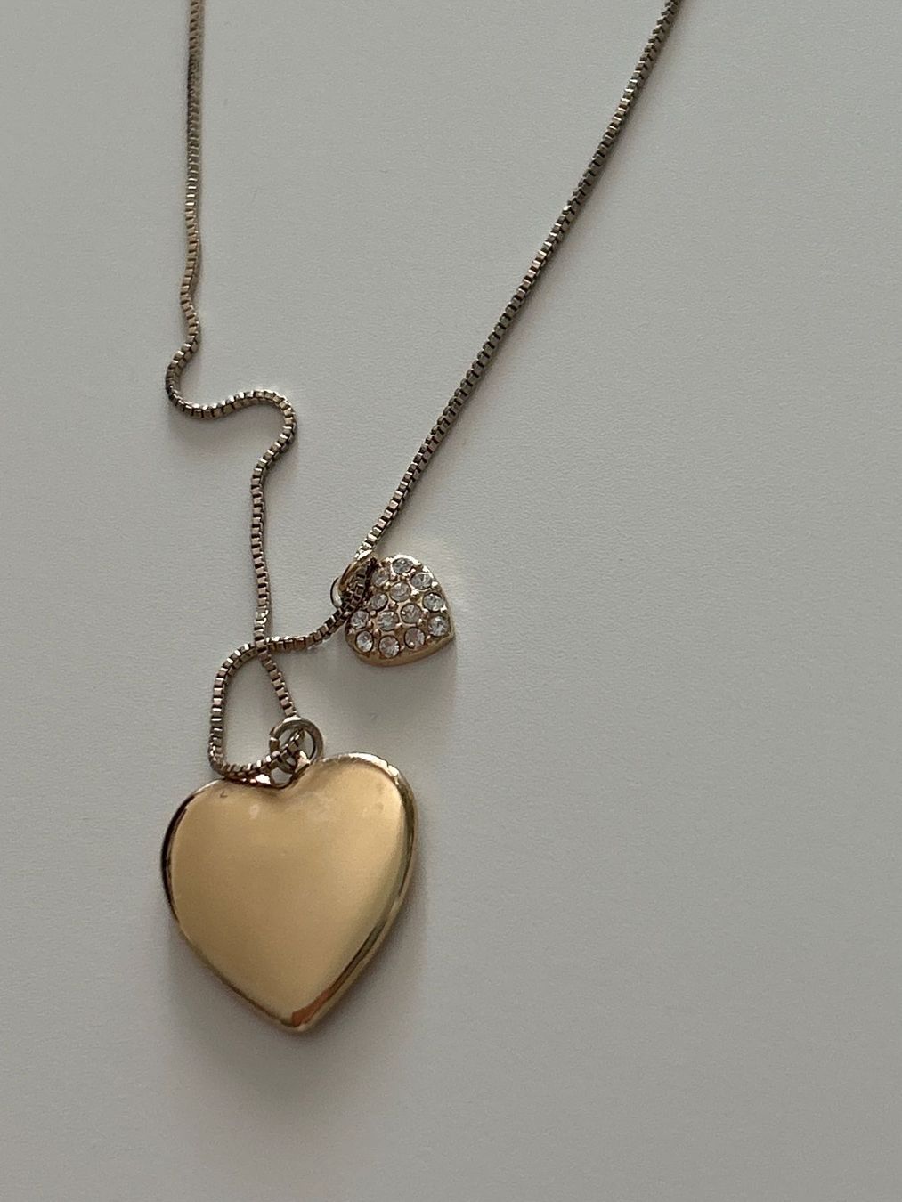 Ketten: Modeschmuck Halskette mit  2 Herze goldfarbenen – Gebraucht aus Brunnen von Nala2929 4