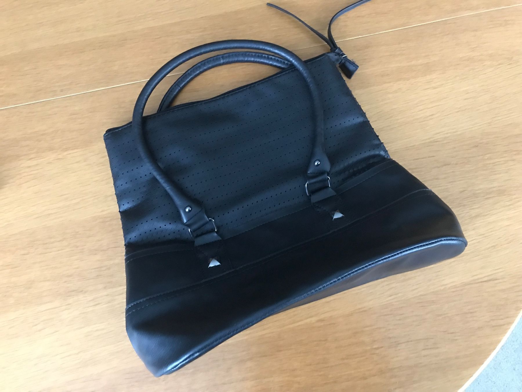 Taschen für Damen: Damentasche – Neu (gemäss Beschreibung) aus St. Gallenkappel von brother707