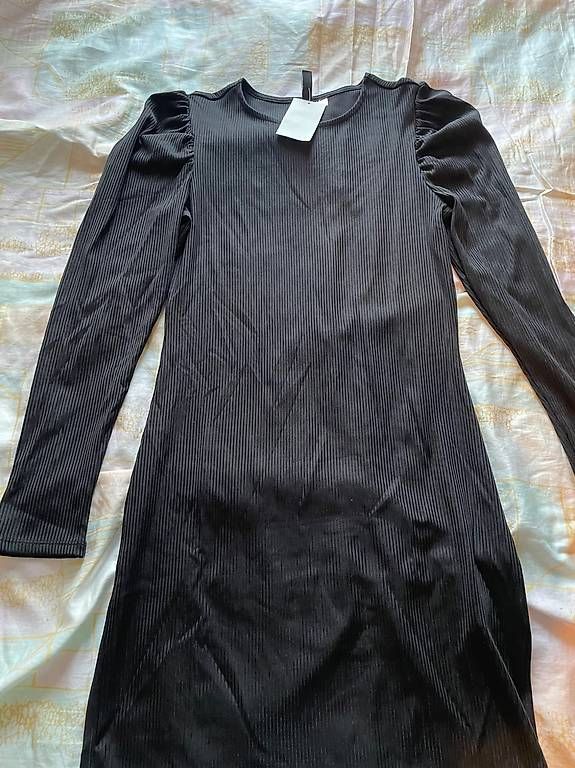 H&M Vestiti: Kleid M – Nuovo e nell'imballaggio originale da Niederhasli venduto da sev_d7hq