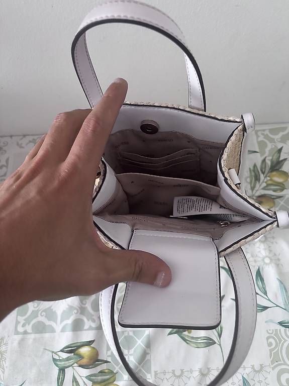 Taschen für Damen: Guess Tasche – Gebraucht aus Basel von dav_5qdt 3