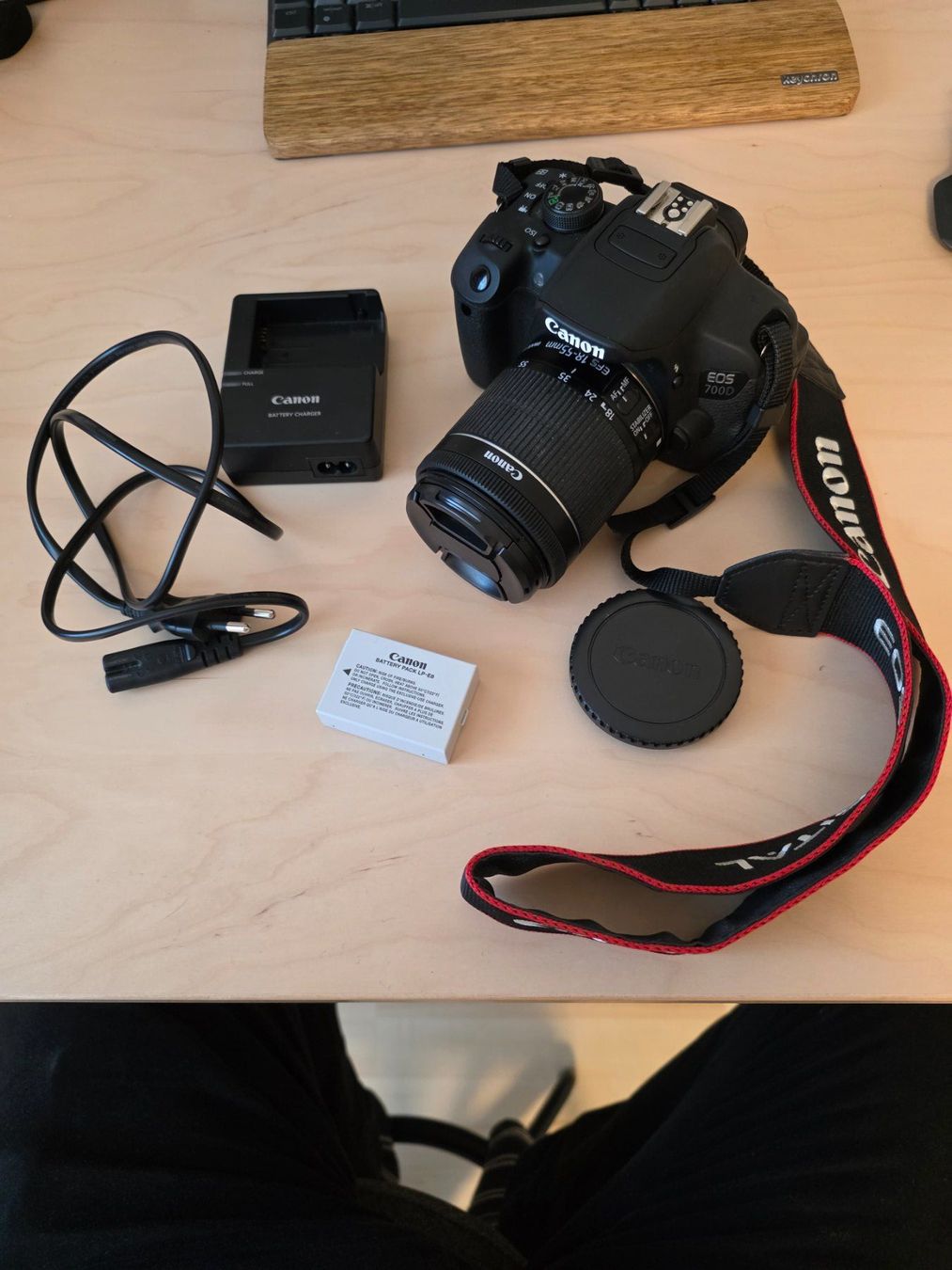 Canon Appareil photo: Canon EOS 700D – D'occasion à Bäretswil par xxflockixx