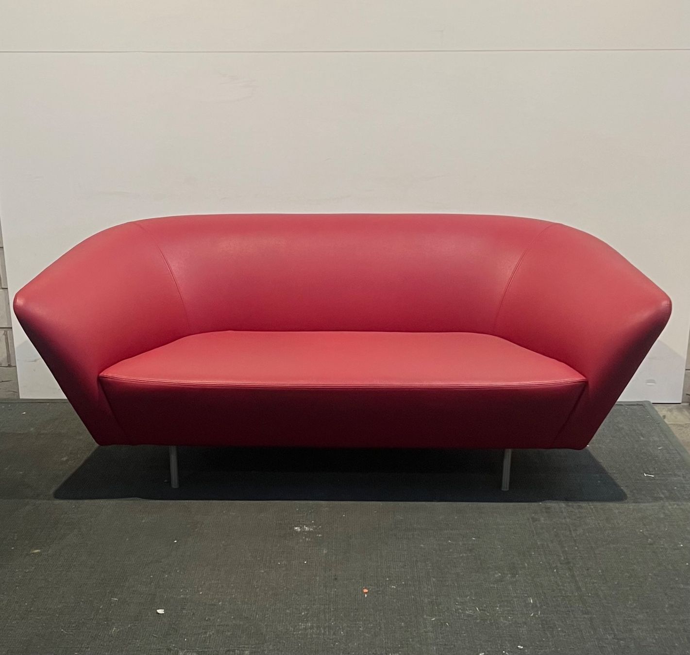 Arper Divani: 026 ARPER Loop 2er Sofa – Usato da Wangen an der Aare venduto da TBYN 1