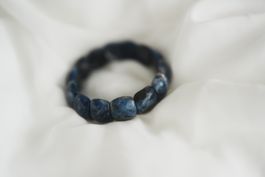 Armband Naturstein, Sodalith, dunkelblau, Stretch