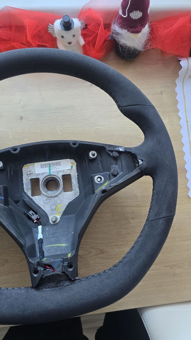 Tesla Automobili: NEU Leder Alcantara lenkrad TESLA S / X – Nuovo (secondo la descrizione) da Auw venduto da Neo_z2rq 4