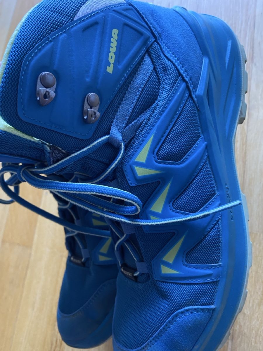 Lowa Scarpe da uomo: Lowa Wanderschuhe Gr. 40 Blau Top – Usato da Münchenstein venduto da sommerverkauf12