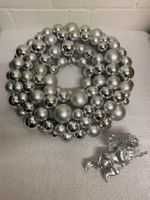 Seltener einmaliger Décor-Kranz mit Engel in silber, 35cm