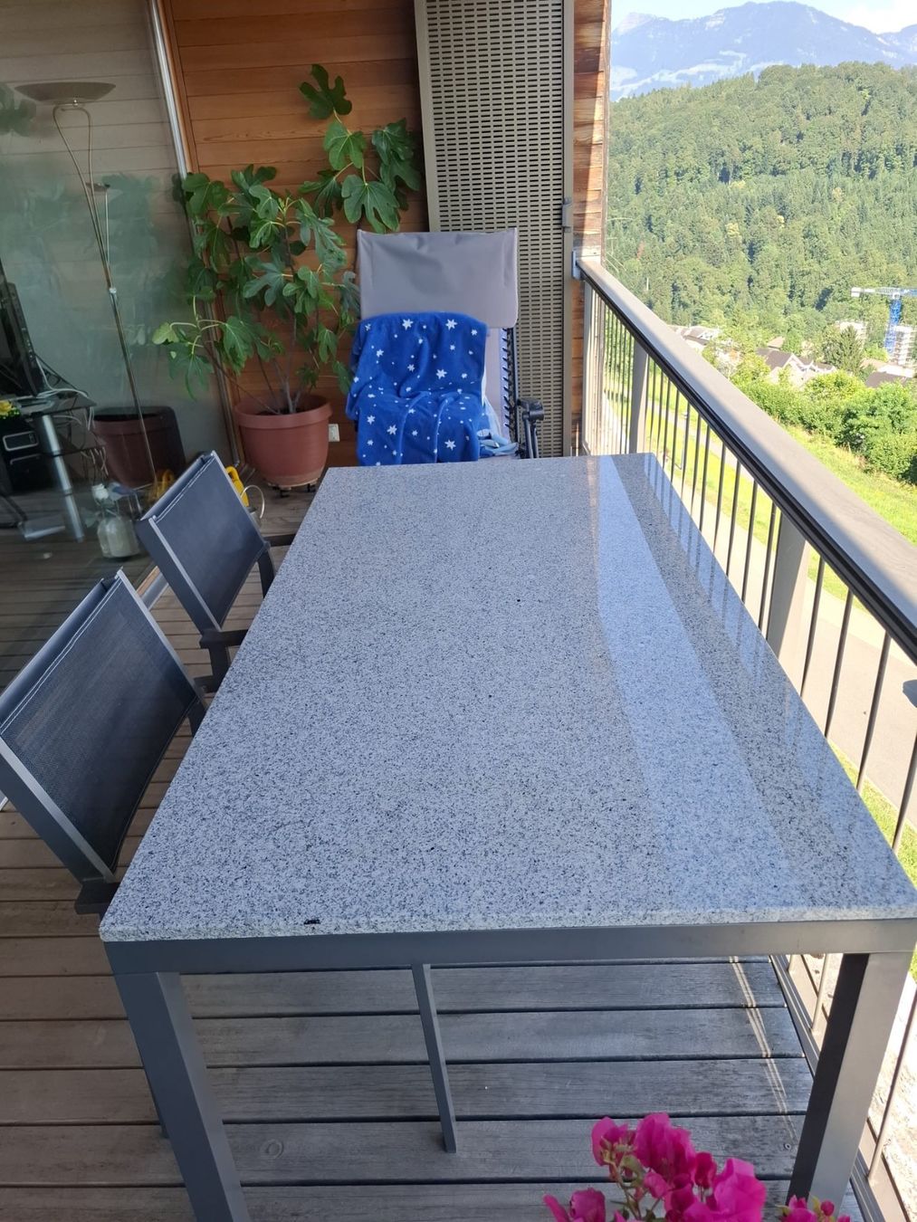 Tische: Gartentisch und 6 Stühle – Gebraucht aus Othmarsingen von Sibane76