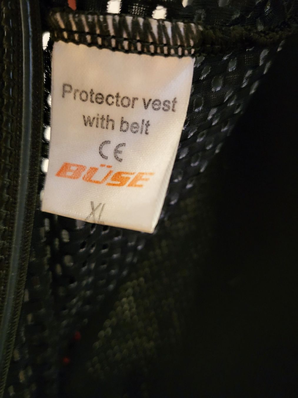 Protezioni & Imbottiture: Büse Protektorweste mit Gurt XL – Usato da Pfäffikon ZH venduto da telve 2