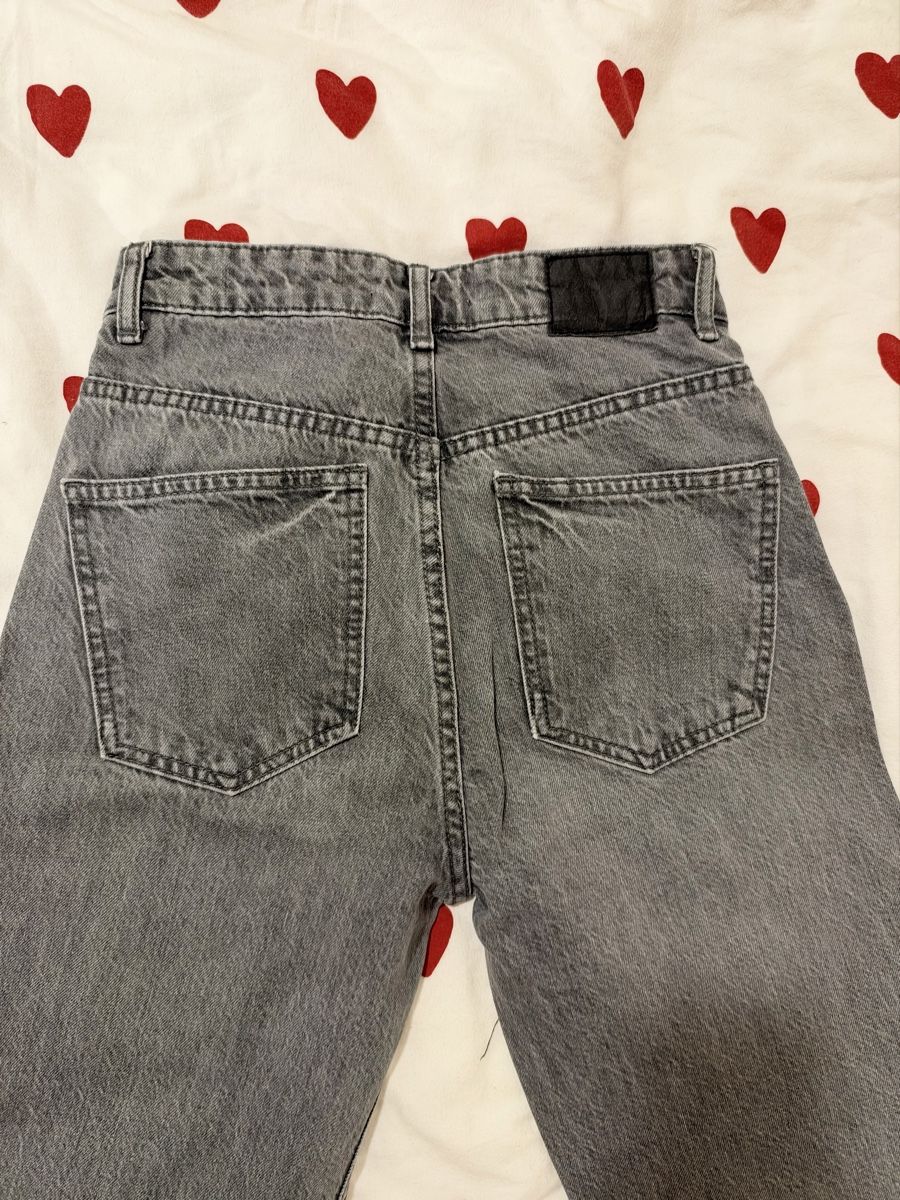 Pull&Bear Jeans: Pull & Bear Baggy Jeans Blau, Schwarz und Grau – Usato da Root venduto da meower_ 4