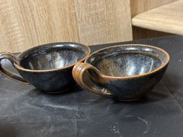 2 Steingut Suppentassen / Kaffeetassen, H 6/7, Ø 12, L15 cm