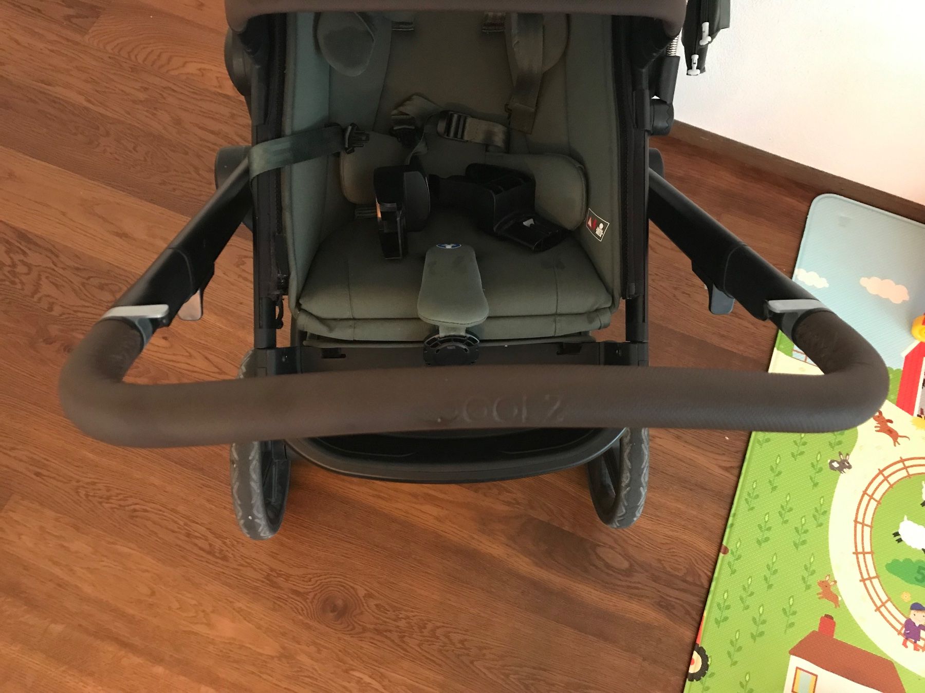 Joolz Carrozzine: Kinderwagen Joolz day+ khaki – Usato da Wollerau venduto da Oriole83 2