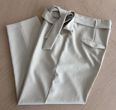 LUISA CERANO Hose Gr.44 NP379,-