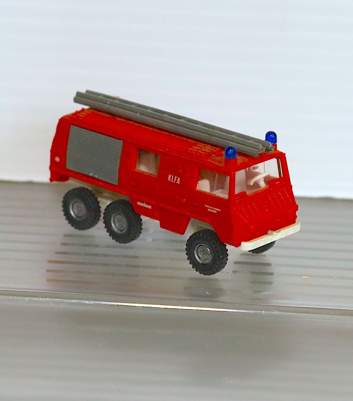 Mercedes-Benz Modellautos: BINZGAUER FEUERWEHR AUTO 1:87 – Gebraucht aus Ipsach von Merlux