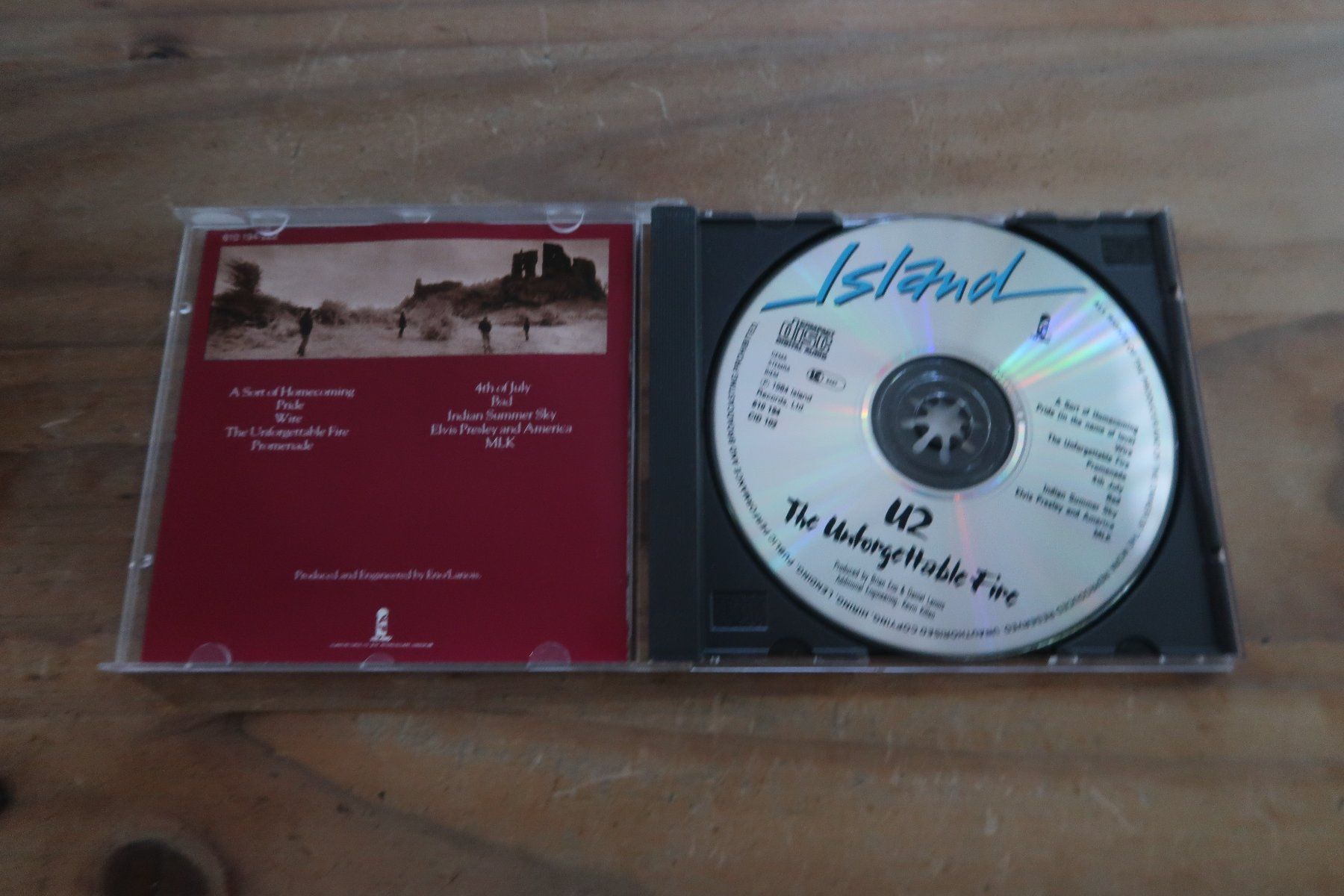 CDs: U2 - THE UNFORGETTABLE FIRE - CD – Gebraucht aus Basel von Patiscat 3
