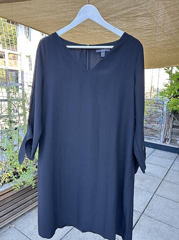 Vestiti: Robe noire – Usato da Belprahon venduto da dzu_rf59 2