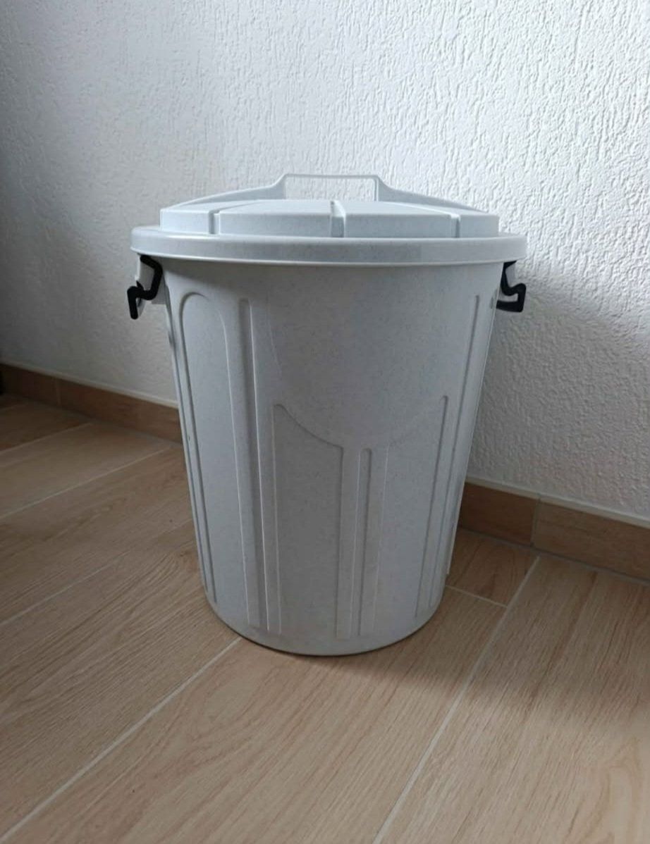 Sonstiges für Büro & Gewerbe: Conteneur plastique/Kunststoffbehälter – Gebraucht aus MOUTIER von Anto21