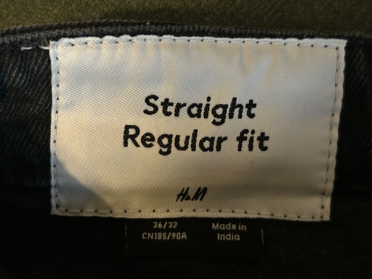 H&M Jeans: Jeans H&M 36/32 Straight Regular Fit Schwarz – Gebraucht aus Bern von The_One_Salesman 2