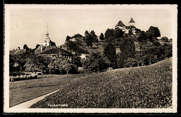 Cartoline postali: AK Trachselwald, Ort mit Schloss und Kirche – Usato da Berlin venduto da bartko-reher