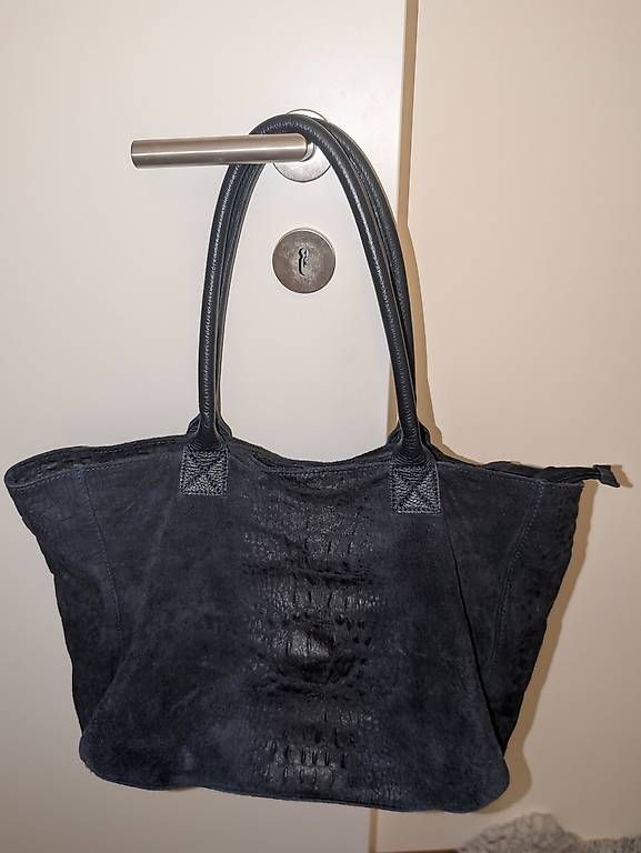 Borse da donna: Grosse Lederhandtasche in blau – Usato da Dübendorf venduto da gar_5yv6
