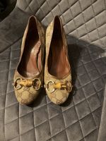 Chaussures Gucci T.36.5 femme, style classique. Bon état.