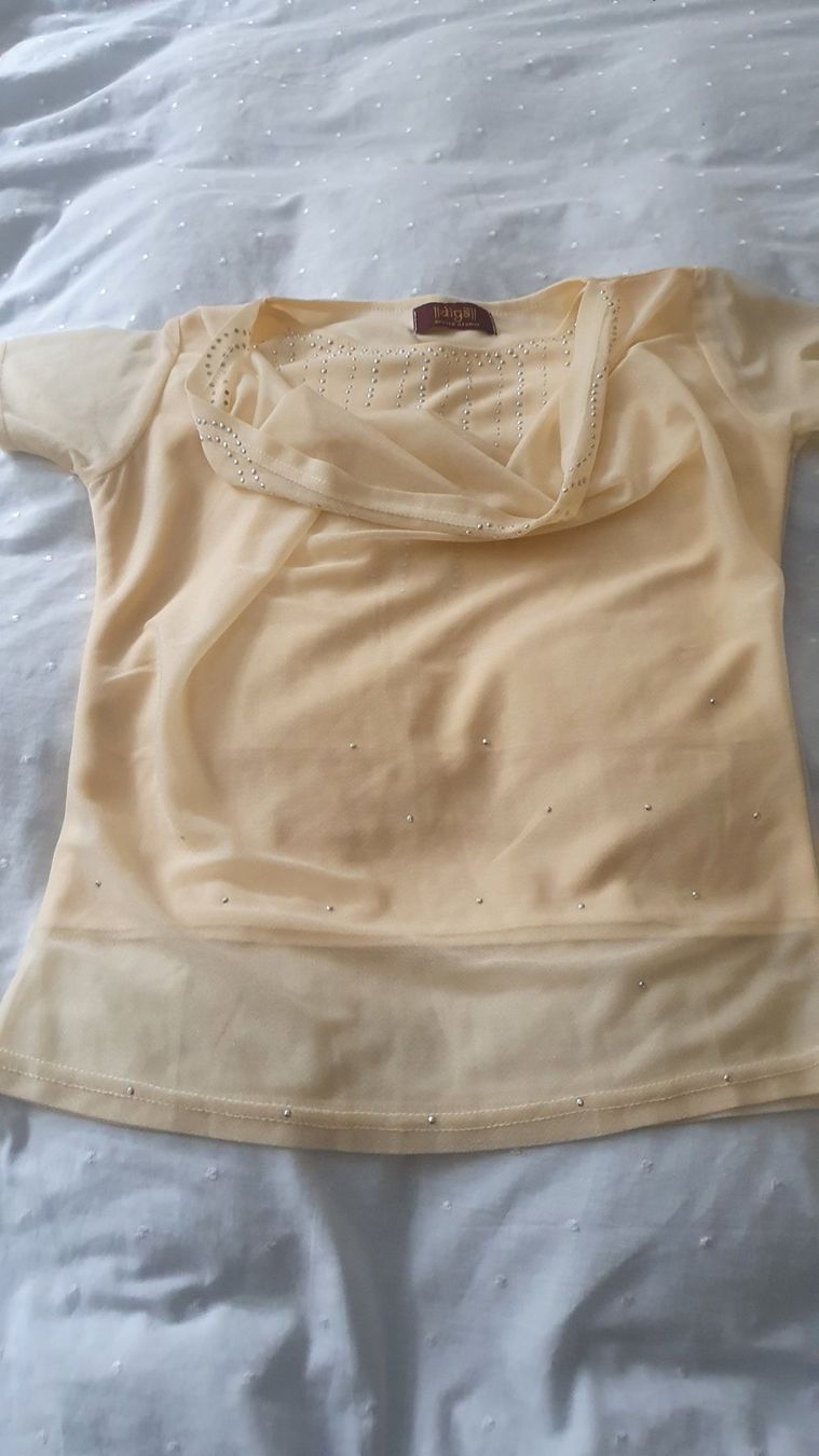 Camicette, T-shirt & Top: Bluze/ Top Gr 140-146 – Usato da Pfaffhausen venduto da mai2002