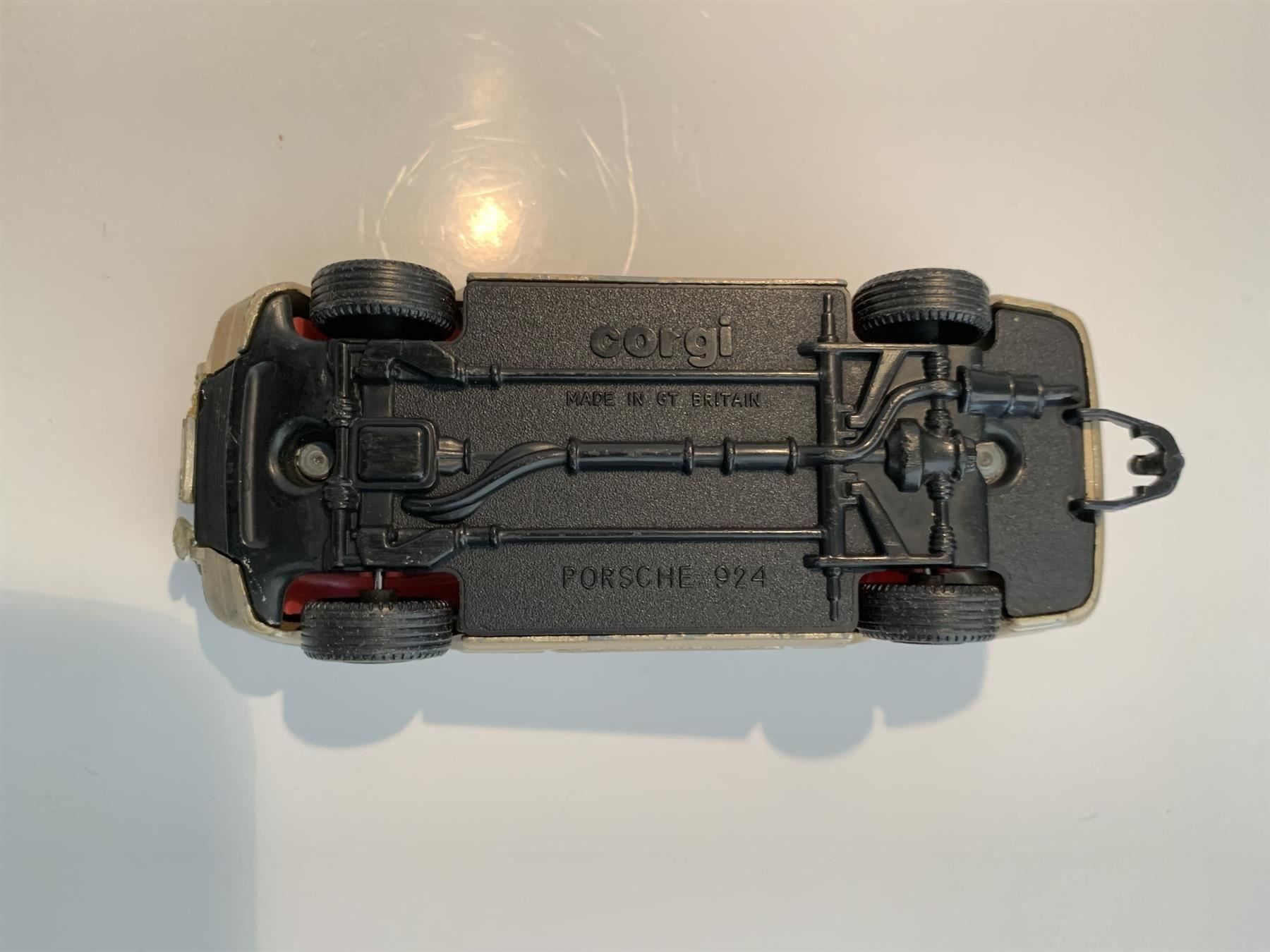 Porsche Modellautos: Porsche 924 1:36 Corgi GB – Gebraucht aus Stäfa von thebrand 8