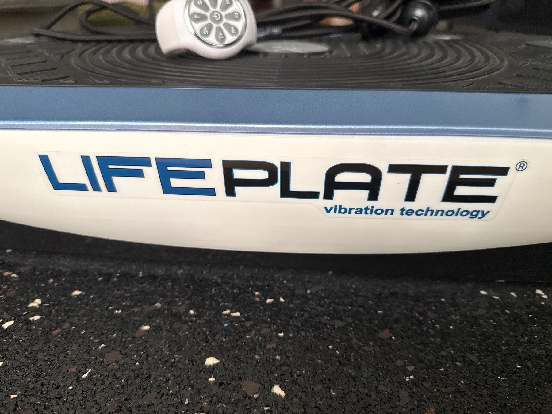 Maxxus Hometrainer: Maxxus LifePlate 4.0 Vibrationsplatte – Usato da Winterthur venduto da Eriseed 5