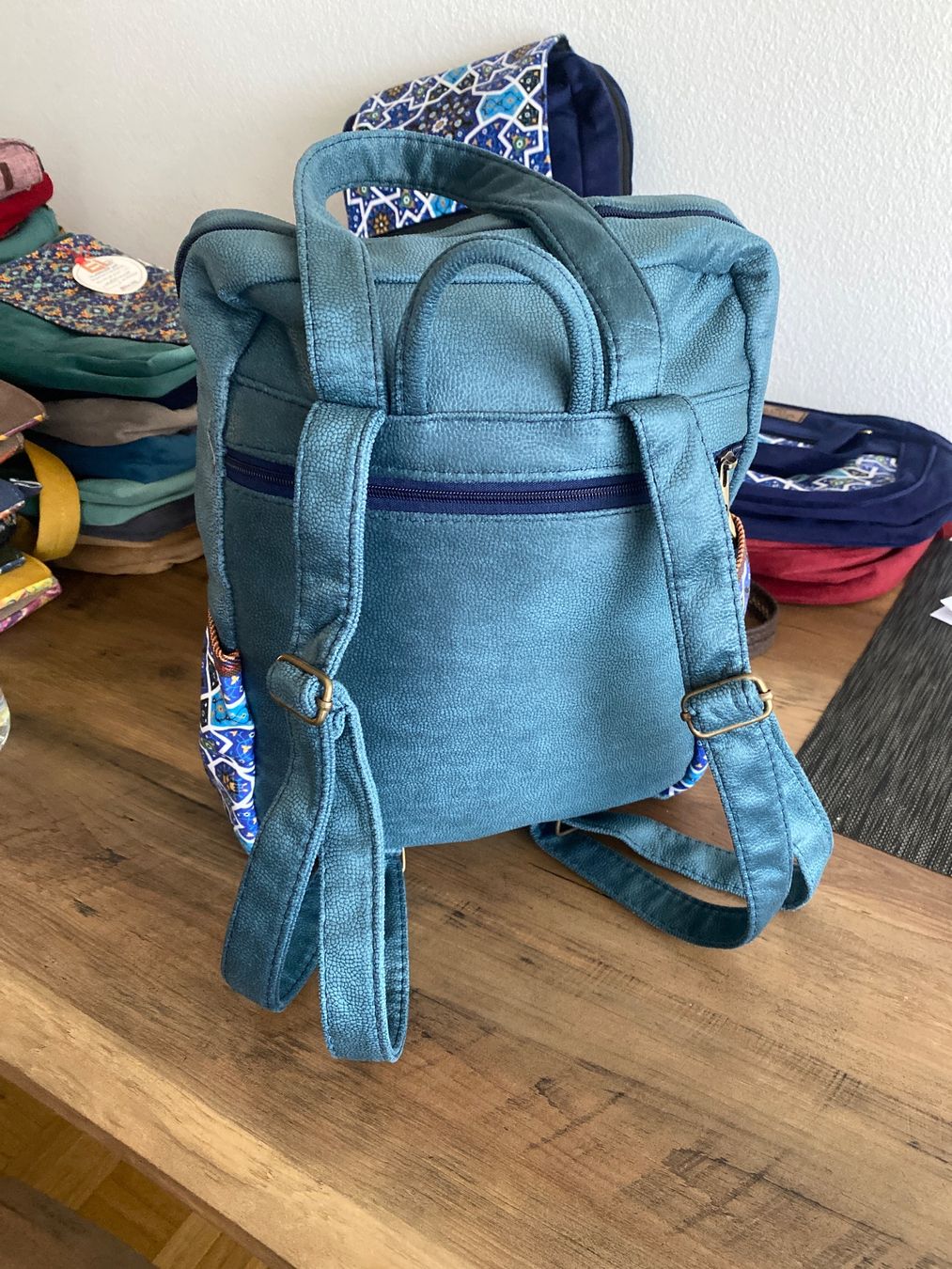 Rucksäcke: Damen Rucksack  35 B / 45 H cm – Neu und originalverpackt aus Bülach von Nasser2008 6