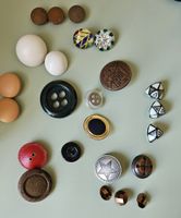 lot 24 boutons divers