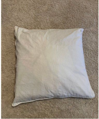 Cuscini: Large White Floor / Bed Cushions – Usato da Confignon venduto da lynningva