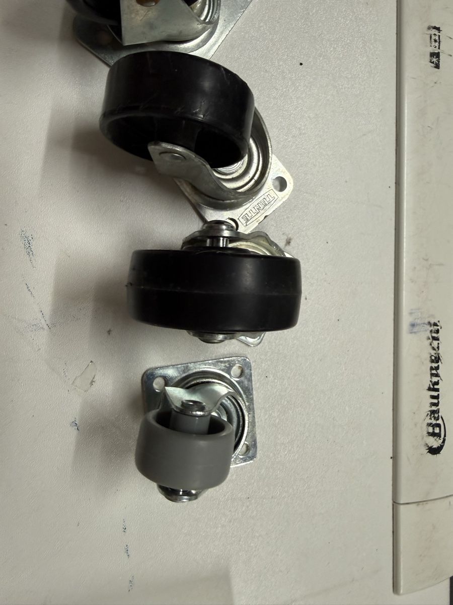 Altro per stoccaggio & trasporto: Räder Lenkrollen Set Metall Neu – Usato da Mönchaltorf venduto da xhedea_15 7
