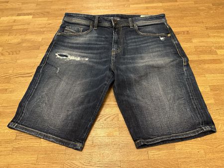 Diesel L32 Jeansshorts Grösse W32 Sommer 2023 neuwertig