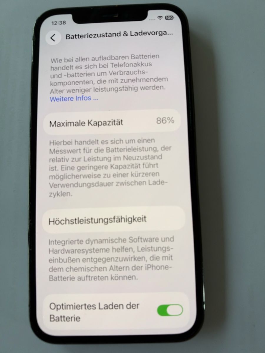 Apple Telefoni cellulari / Smartphones: Apple iPhone 12 Pro Graphit mit Hülle und Kabel – Usato da Glarus venduto da UrsulaE 2