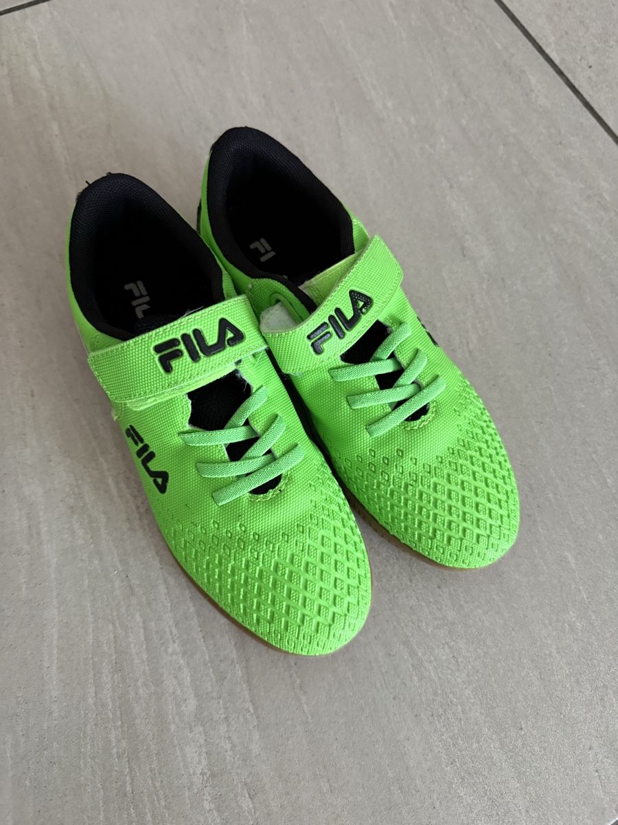 Scarpe per ragazzi: Chaussures Futsal – Usato da Collombey venduto da carlosgomes85