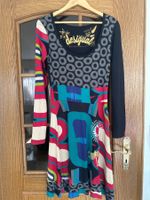Abito Desigual Taglia M - Stile Unico e Colorato!