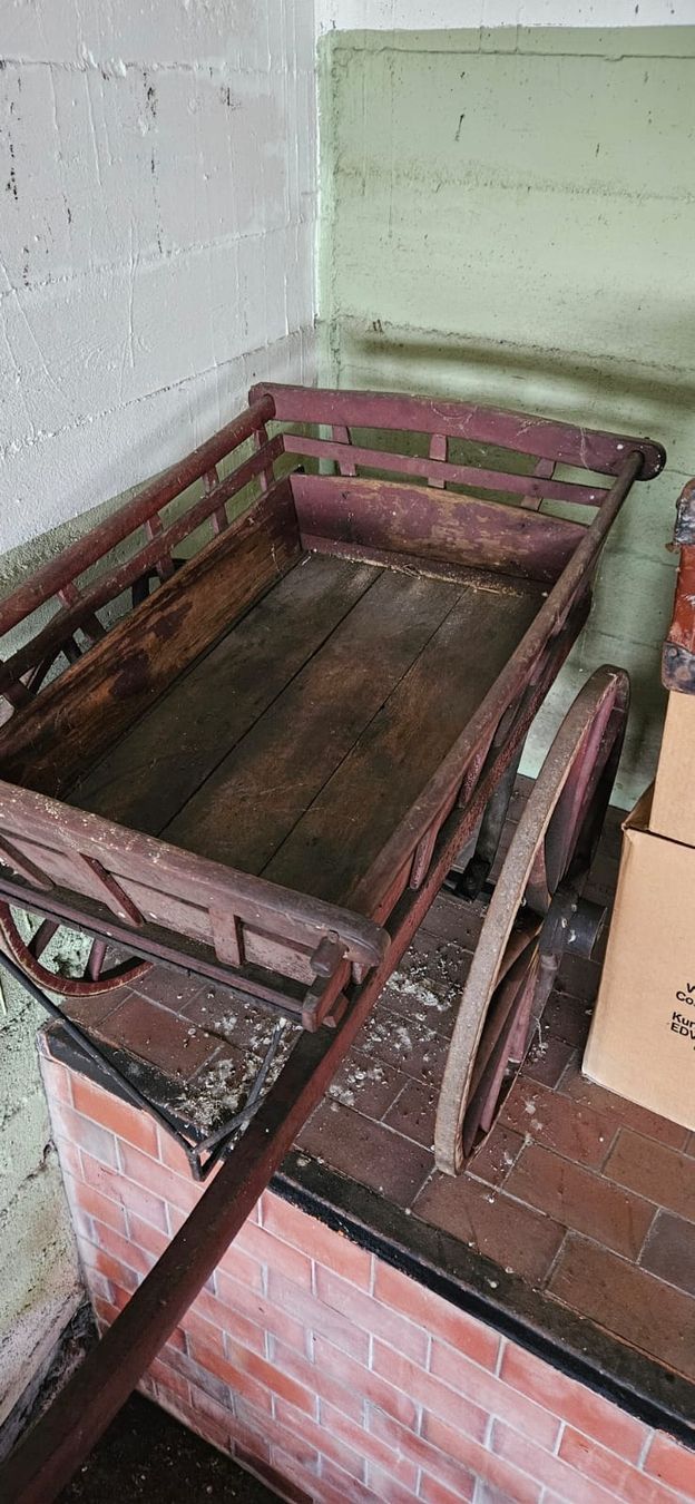 Tutte le decorazioni: Antiker, unrestaurierter Leiterwagen – Usato da Ballwil venduto da hei_yh7b 1