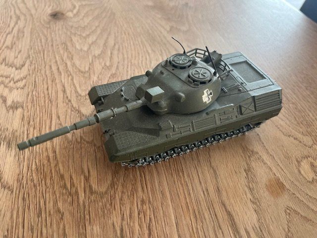Kit di modellismo & Modellini statici: Modell Panzer Leopard 1, Solido Sammlerstück! – Usato da Wohlenschwil venduto da Tirpiz