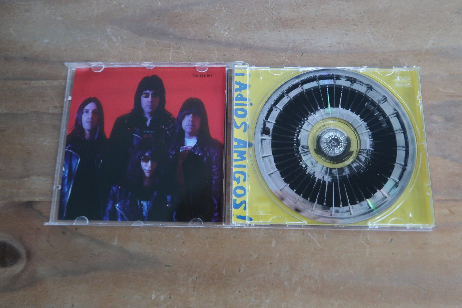 CD: RAMONES - I ADIOS AMIGOS! - CD – Usato da Basel venduto da Patiscat 3