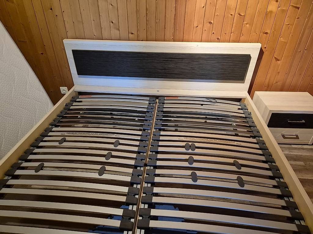 Betten: Lit deux place + tables de nuits assorties x2 – Gebraucht aus Ravoire von mat_nq98 1