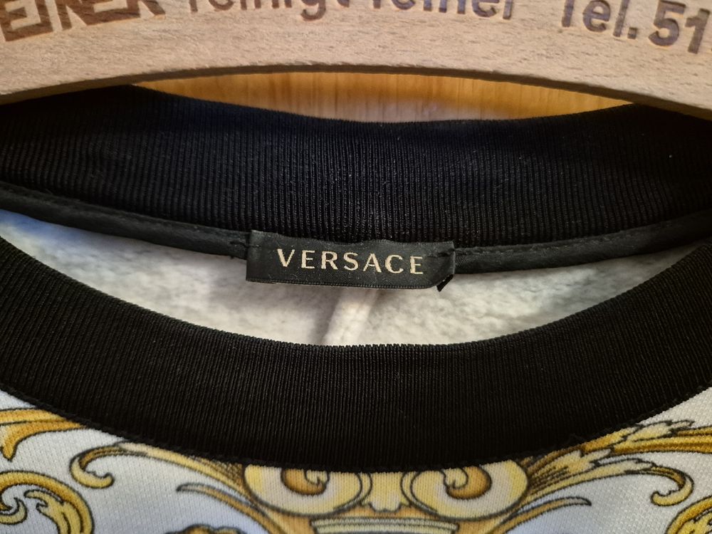 Maglioni & Felpe: Versace Pullover – Usato da Binningen venduto da rom_9ls7 2