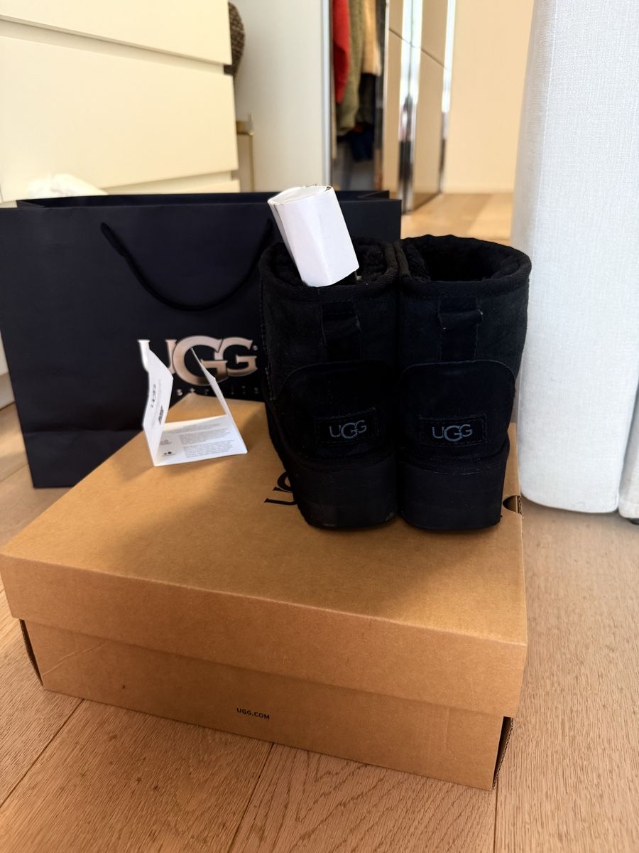 Damenschuhe: Ugg 37 Schuhe – Gebraucht aus Niederbuchsiten von karloskastaneza 2
