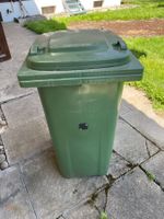 Grosse, grüne Abfalltonne zu verkaufen.