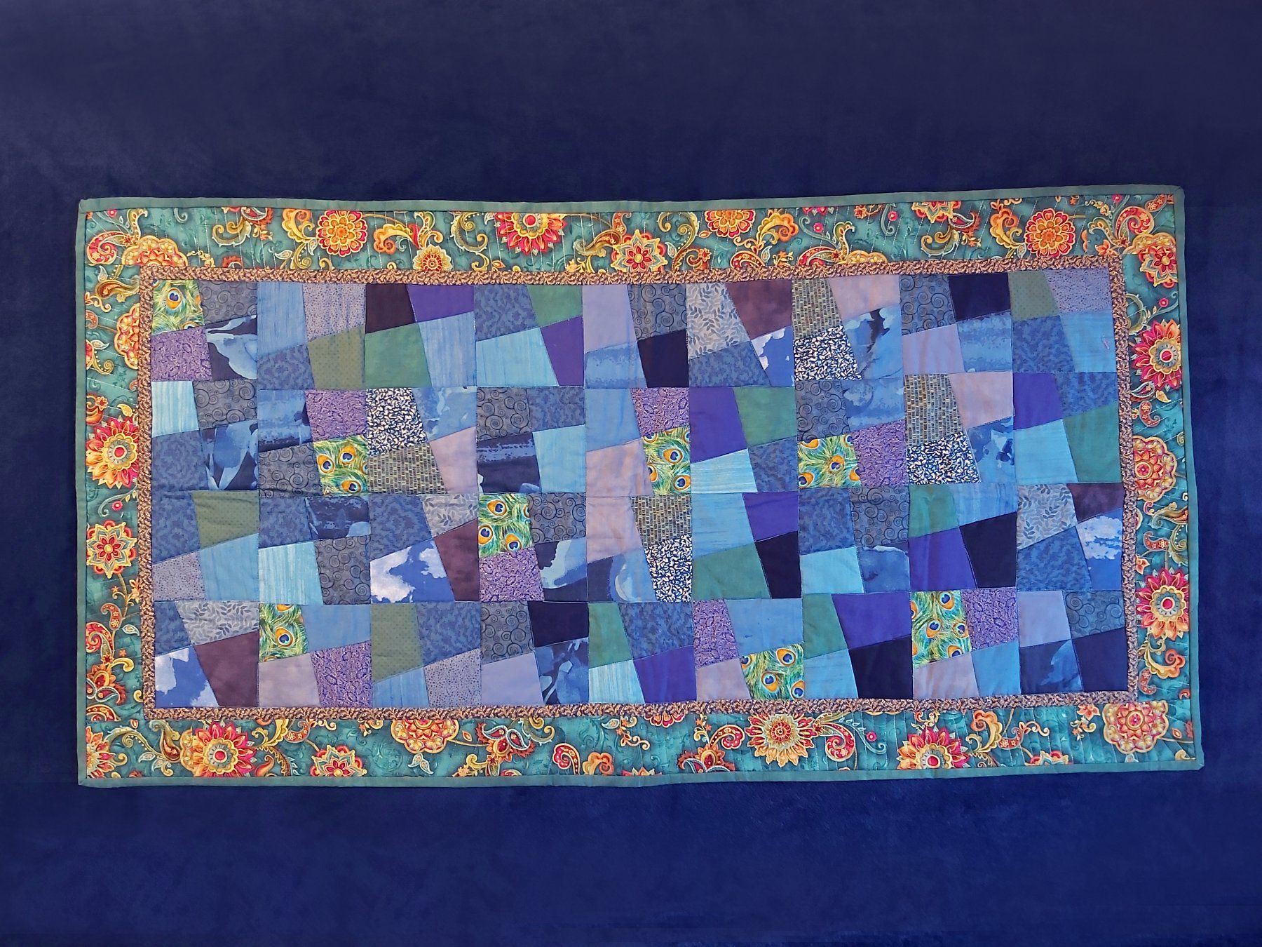 Tutte le decorazioni: Patchwork Quilt "Pfauenauge" Unikat 120 x 63 cm – Nuovo (secondo la descrizione) da Wetzikon ZH venduto da Meltingpot29